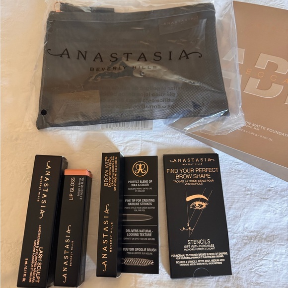 Anastasia Beverly Hills Brow and Lip Collection - Picture 3 of 9
